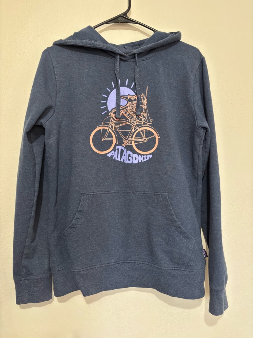Patagonia Blue Long Sleeve Hooded Pullover Shirt Size Med Lavender Bike Graphic - Picture 15 of 16